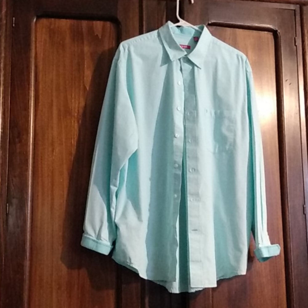 Izod men's button down shirt